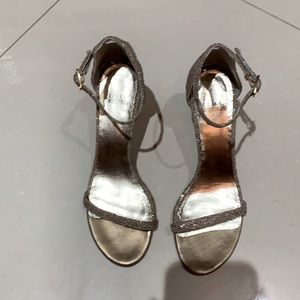 Stuart Weitzman Nunaked Heels Size 8M
